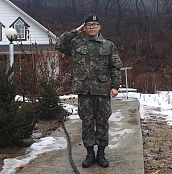 JUN YOUNG - LEE